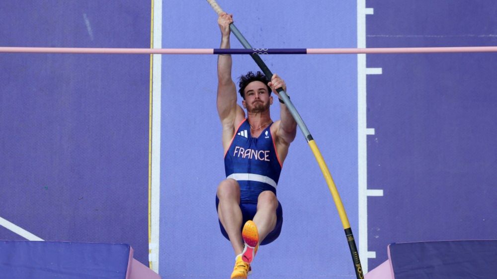 French Pole Vaulter’s Bulge Costs Him an Olympic Medal