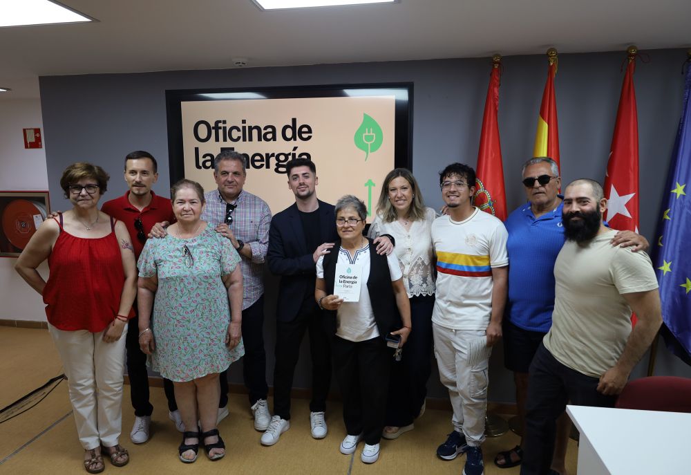 Equipo de gobierno y Comunidad Energética Local de Parla.