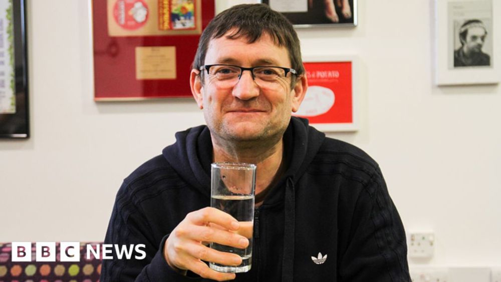 Beautiful South singer Paul Heaton pays for birthday drinks