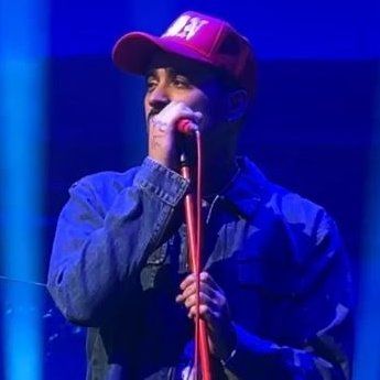 Zayn singing from his first ever solo tour