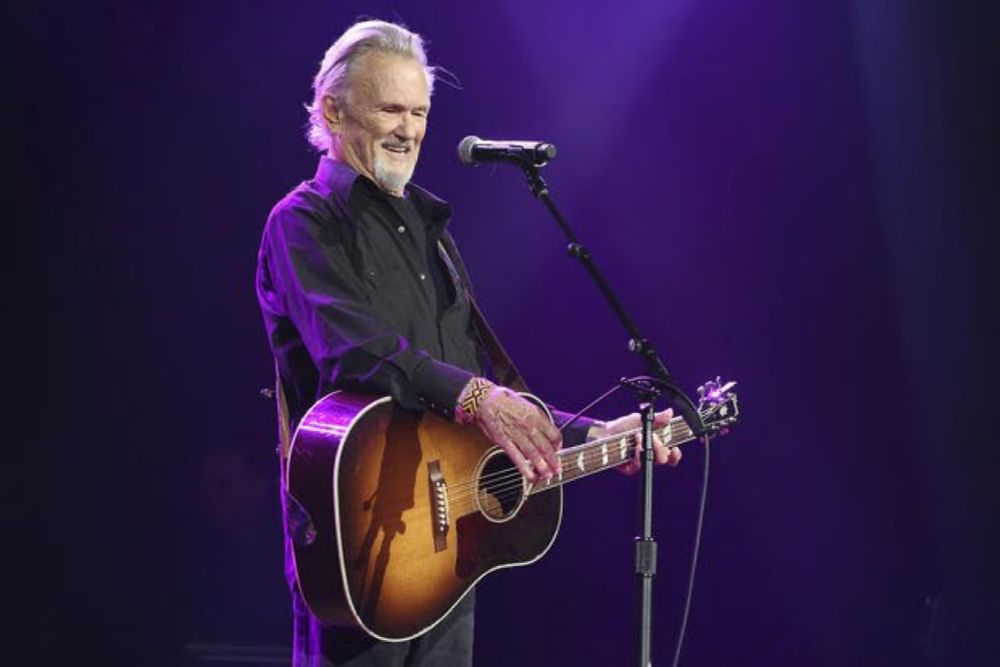 Did That Infamous Kris Kristofferson vs. Toby Keith Showdown Actually Happen?