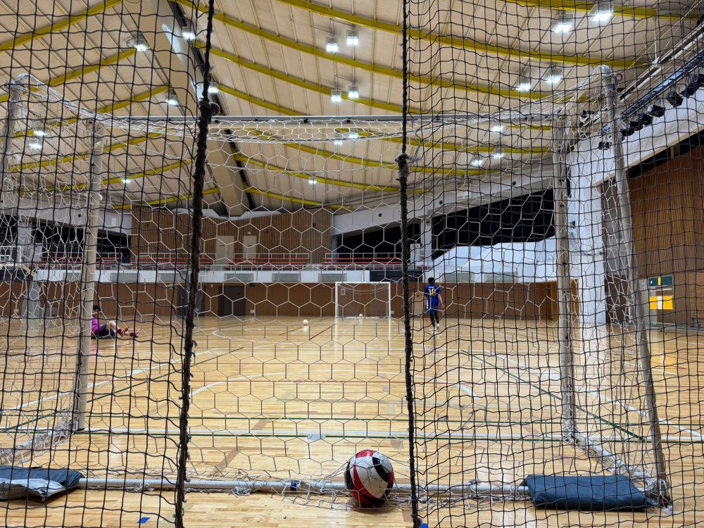 小豆沢体育館でフットサル