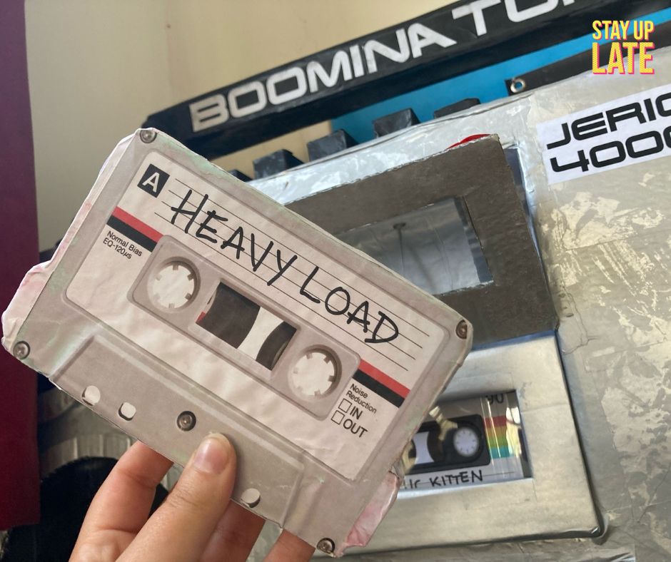 Tape that says Heavy Load.
