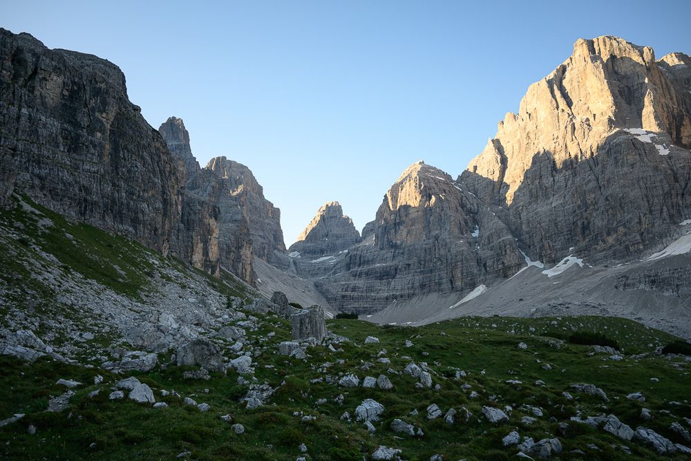 The same as the previous photo but in the morning.