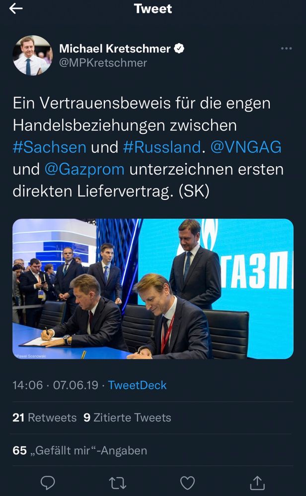 Twitter-Post aus dem Jahr 2019 vom Account von MP Kretschmer mit einem Bild von Kretschmer bei einer Vertragsunterzeichnung zwischen der VNG-AG und Gazprom über Gaslieferungen an Deutschland 

