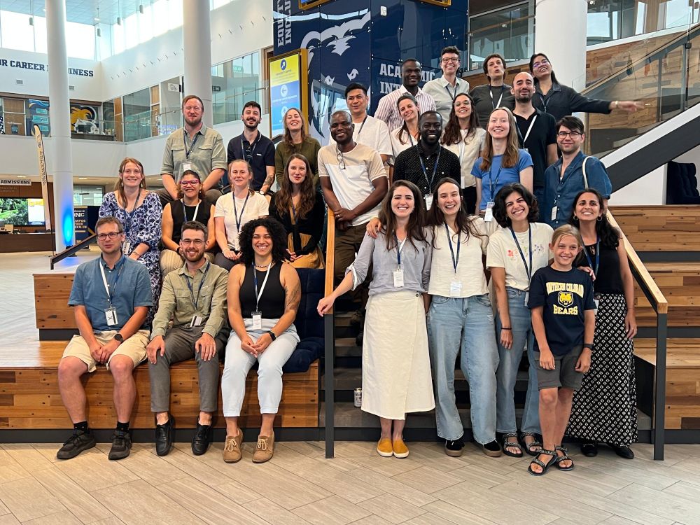 67th IAVS Annual Symposium participants and volunteers standing together.