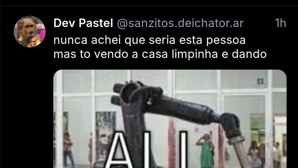 print the Dev pastel em que o app corta uma parte da frase e lê-se "nunca achei que seria esta pessoa mas to vendo a casa limpinha e dando"