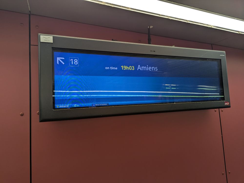 Tableau d'affichage en gare