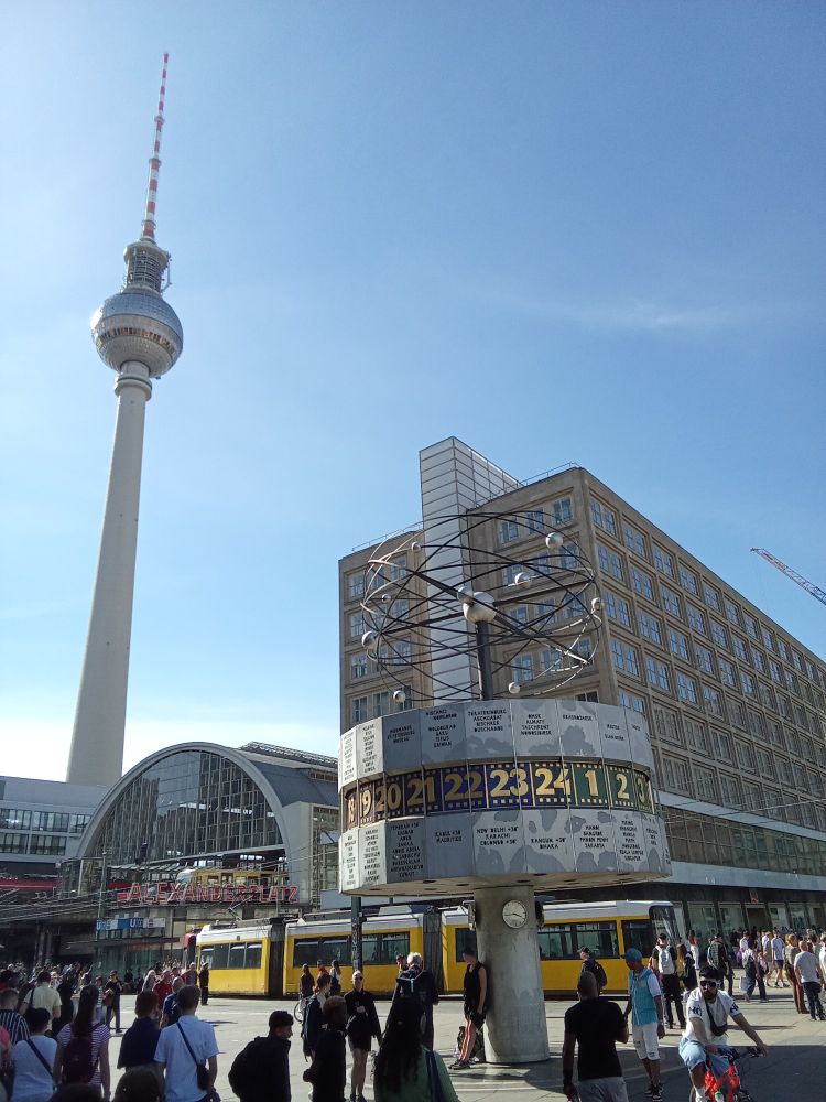 Tour de la télévision et horloge du monde, Berlin 