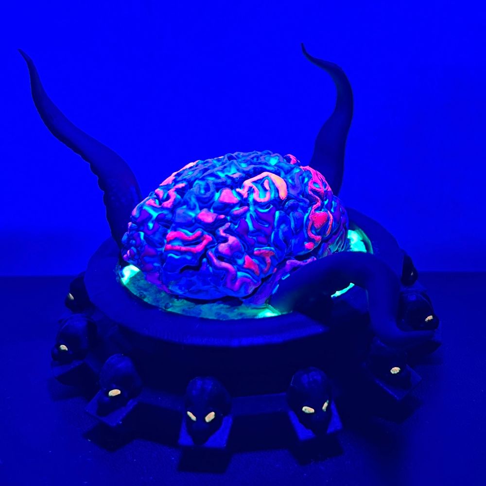 Elder brain mini by MagicEngineer. Painted by Shdwfriend. FX paints by Spacebeams and Createx. BL.