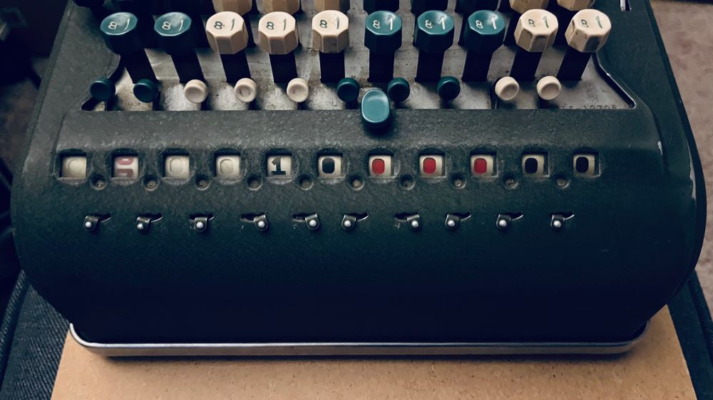 Closeup of a Comptometer, showing one million on the display. 