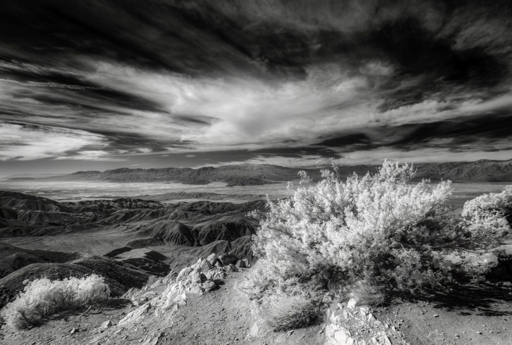 An overlook onto the California desert near Palm Springs 