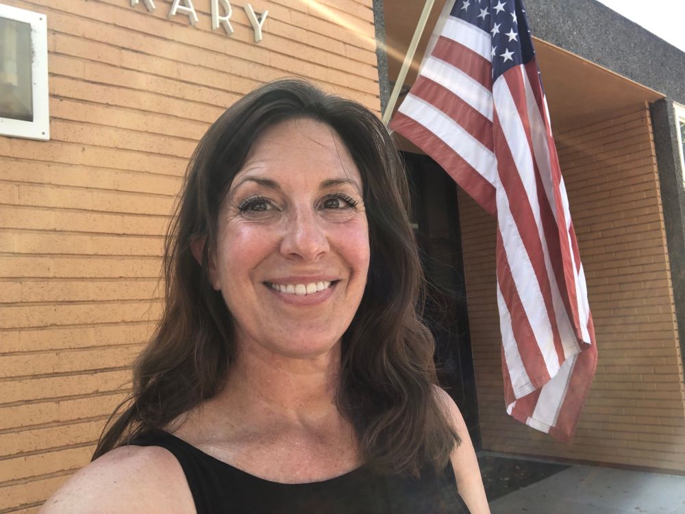 Selfie in front of an American flag out in front of the library where I volunteer. As usual I have no idea where the lens on my camera is