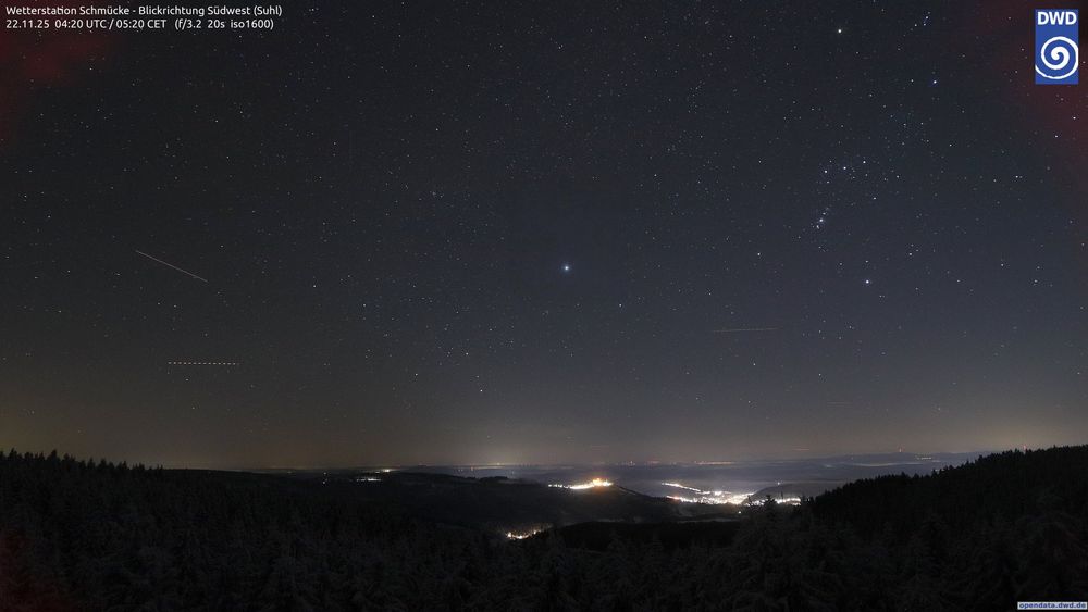 Wetterstation Schmücke - Blick nach Südwest (Suhl) (22.11.2025, 04:21 UTC/22.11.2025, 05:21 local)