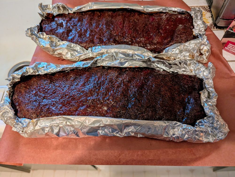 Gochujang glazed spareribs 