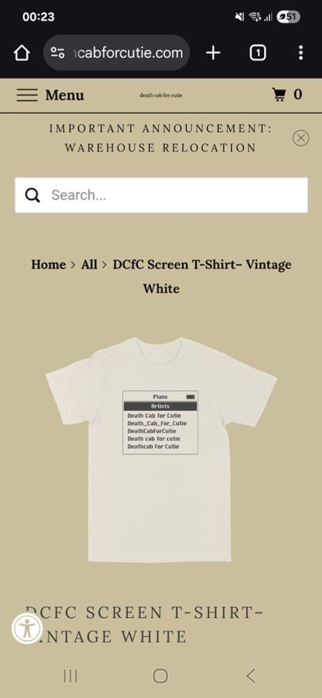Camisa branca com estampa de pasta de arquivo de internet nomeado como Plans e com 5 formas diferentes de se escrever death cab for cutie