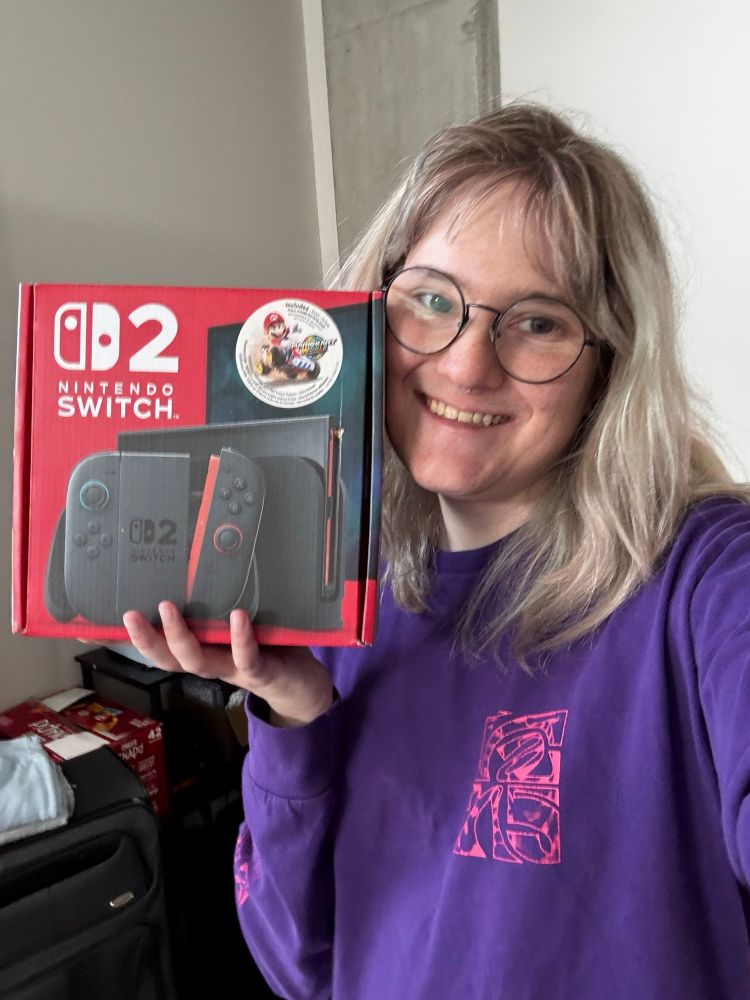 jaiden holding a switch 2