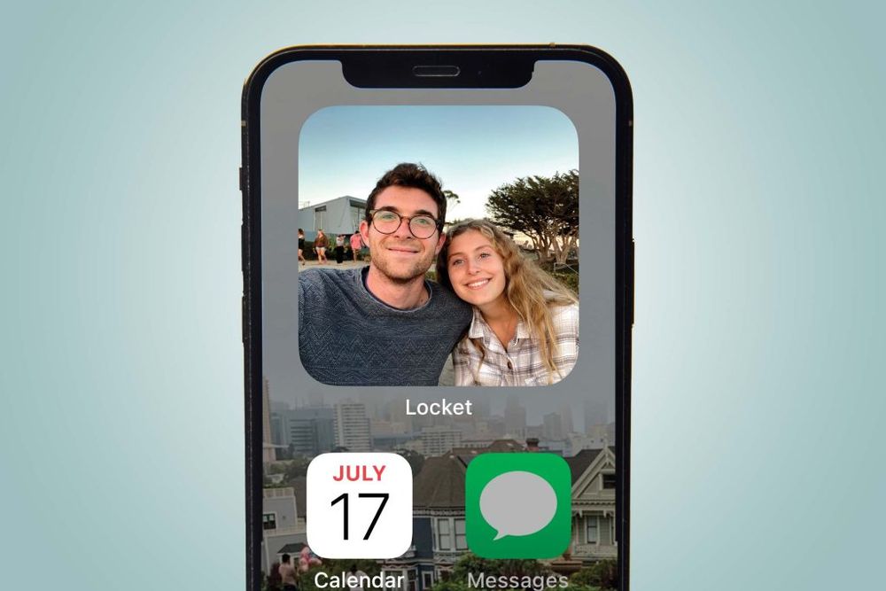 Matt Moss built a private photo widget for his girlfriend and it turned into the most downloaded app in America.

Romance isn’t dead, it’s just VC-funded now.

https://startupseries.io/how-matt-moss-birthday-gift-became-an-app-with-50m-users/