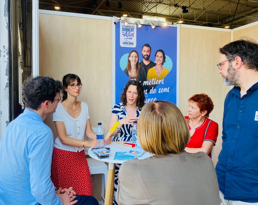 Photo d’un échange en petit groupe au Congrès 2025 de la Mutualité 
