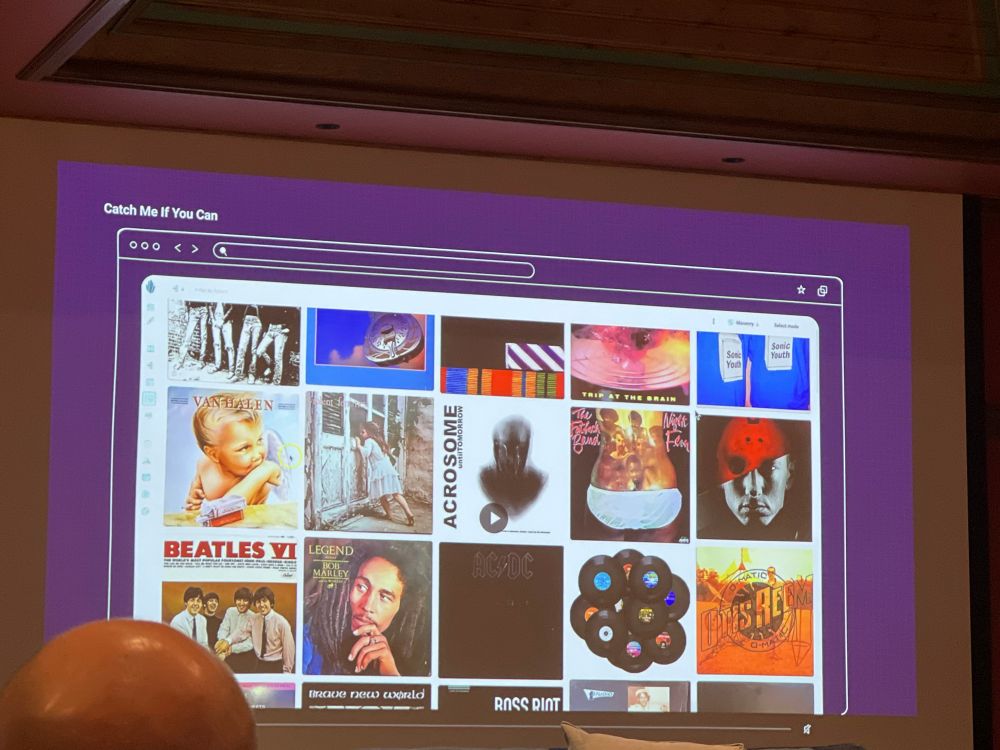 loading when you scroll to the end of the page