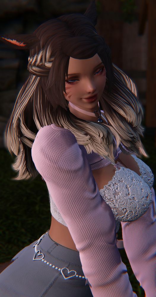 Menki looking off to the side and smiling cutely