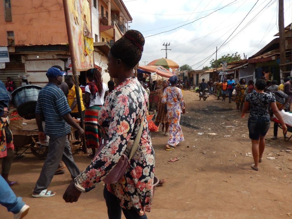 Cameroon: Lynch mob attacks two gay men having sex in a car