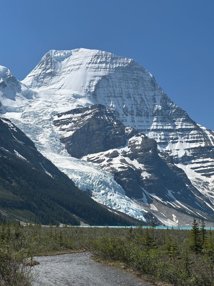 Berg Glacier and Yexyexéscen (Mount Robson) on a blue sky day 