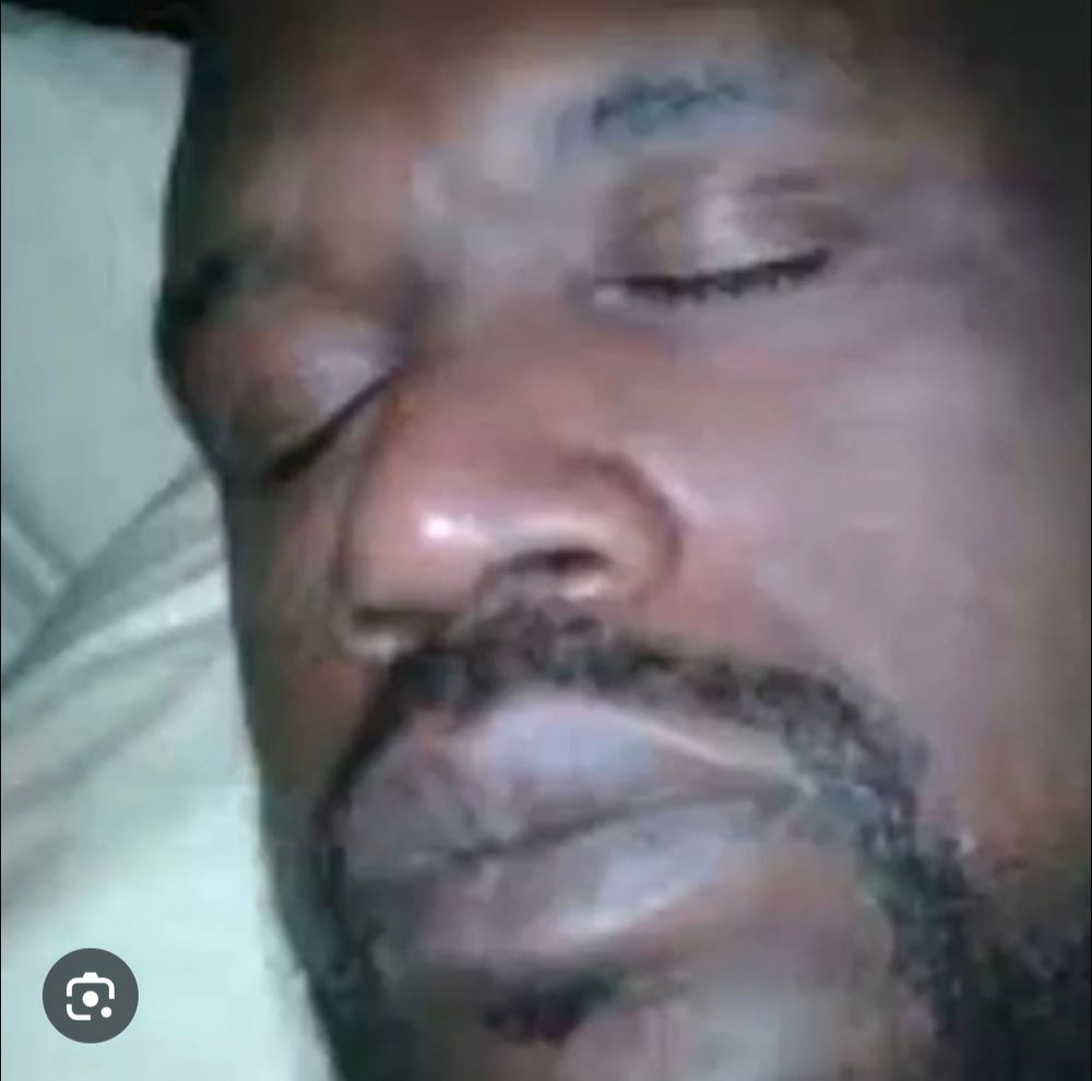 Le même de shaquille O'Neill qui dort