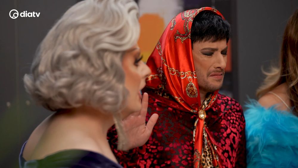 A imemorável Shirley sendo revelada como filho da Miranda no episódio 5 da novela da DiaTV, Blogueirinha A Feia