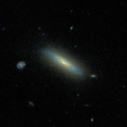 A galaxy with non-smooth features from the Galaxy Zoo: Hubble project, classified by 48 volunteers.