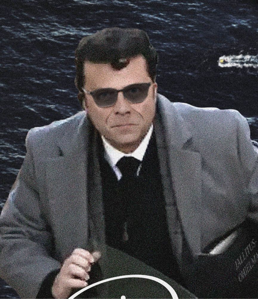 Petteri Schettino katsoo syyllisenä kameraan.