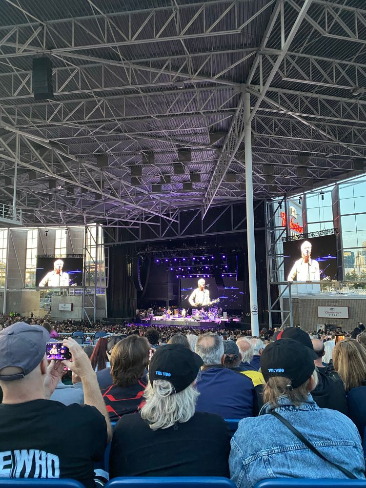 Tom Cochrane playing Lunatic Fringe. September 4, 2025