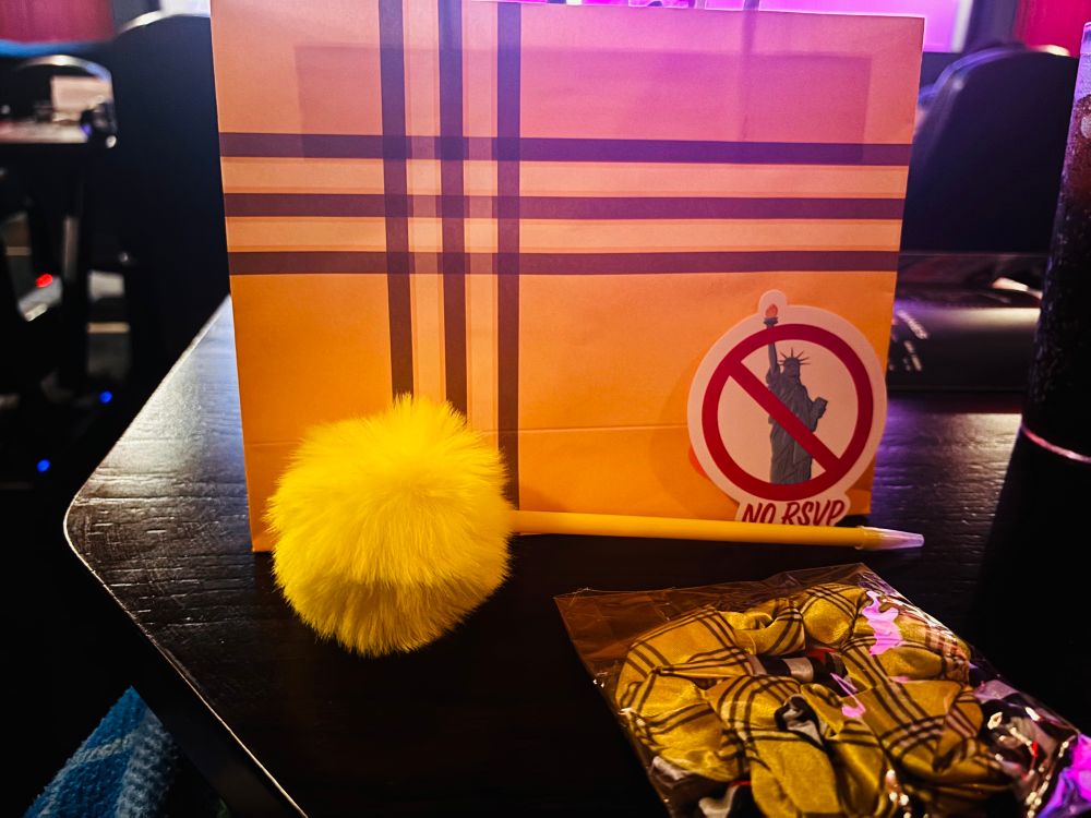 Yellow plaid gift bag. 