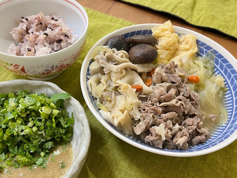 羊肉ときのこの鍋