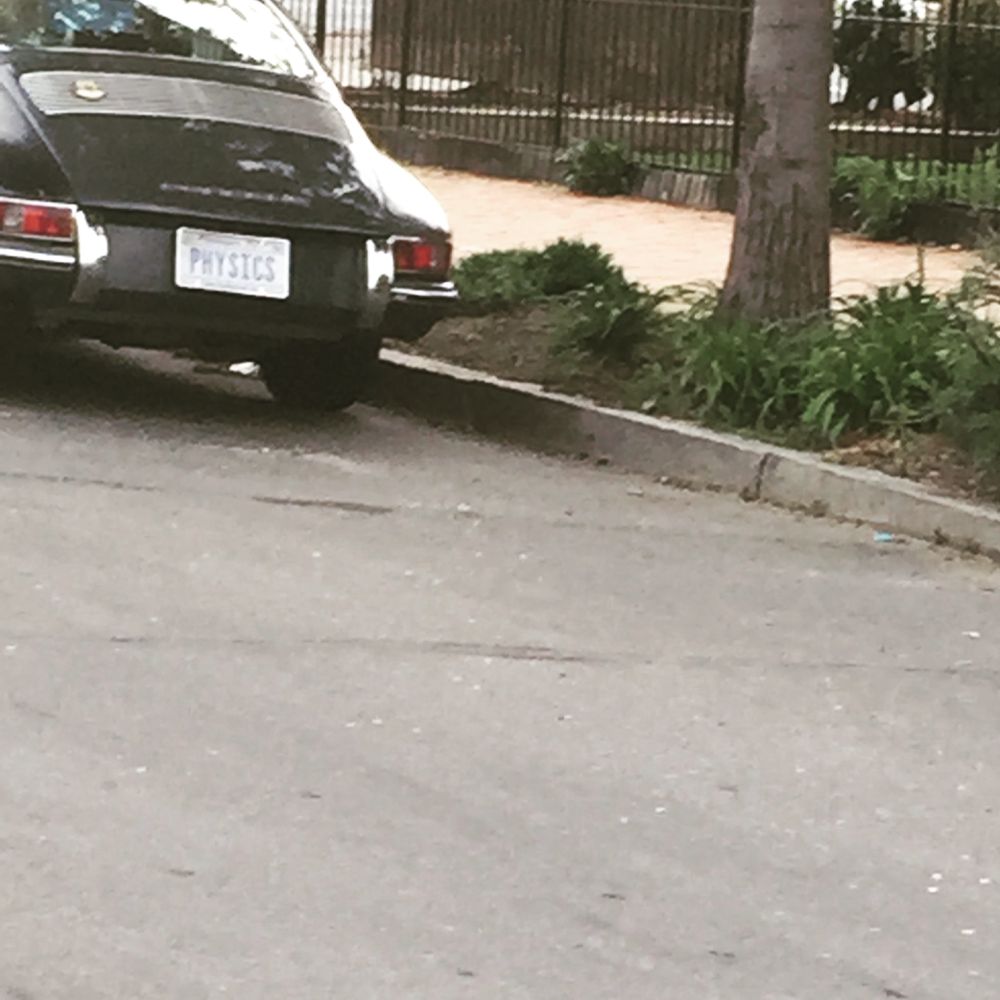Old 911 with DC plate “PHYSICS”