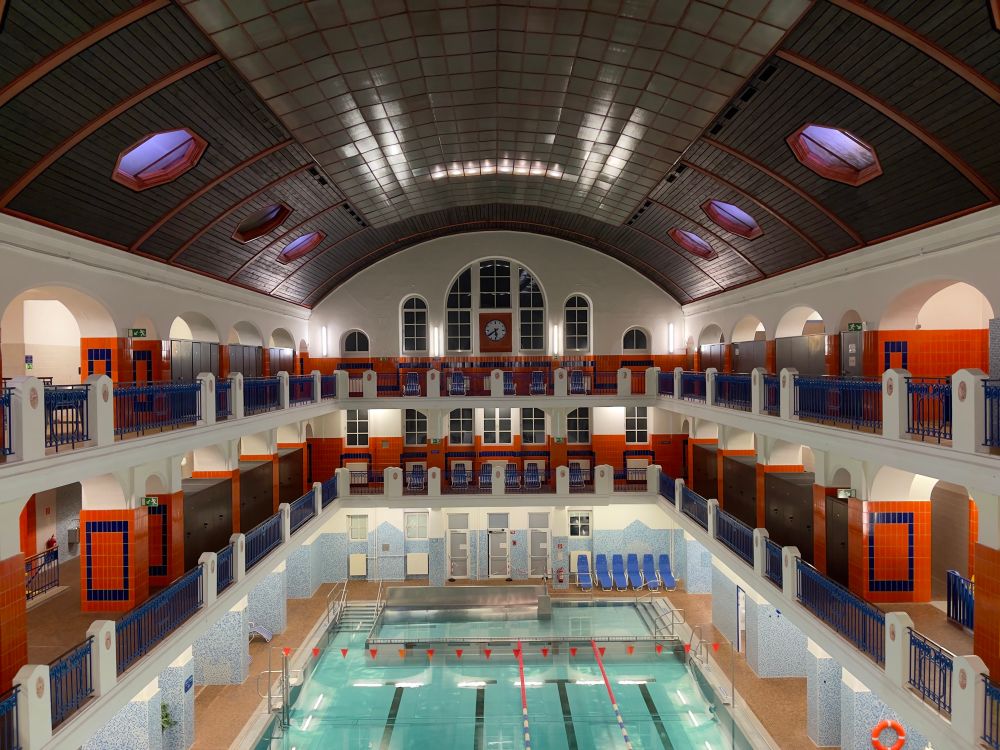 Innenansicht vom Jörgerbad 