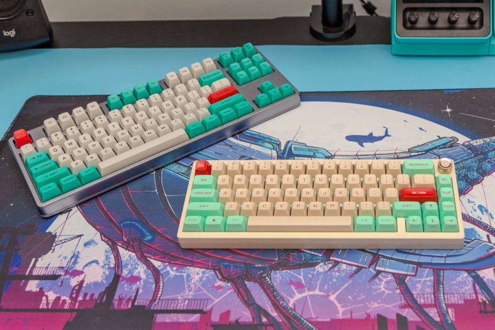 Drop CTRL mechanical keyboard with Matt3o /dev/tty keycaps and Womier SK65 (Weikav Lucky65) in Cream with Drop MT3 Jukebox keycaps.