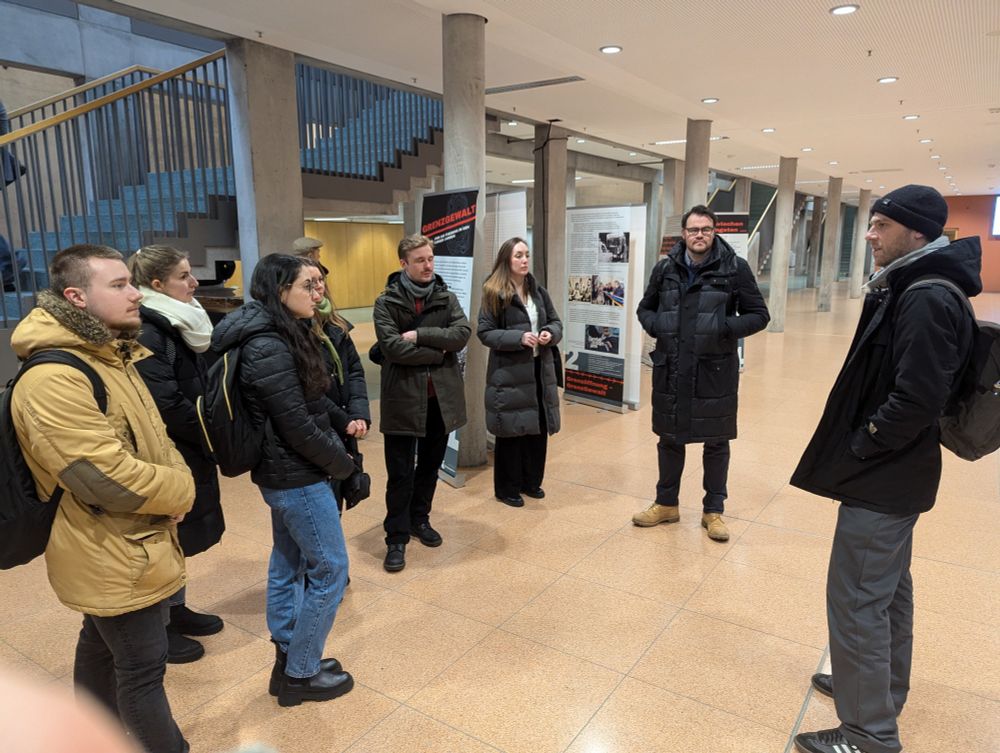 Students visiting the exhibition "Border violence"