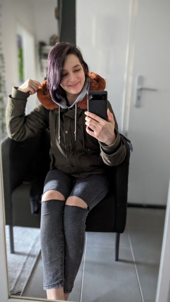 Spiegelselfie von Haselnuuuss auf einem Sessel