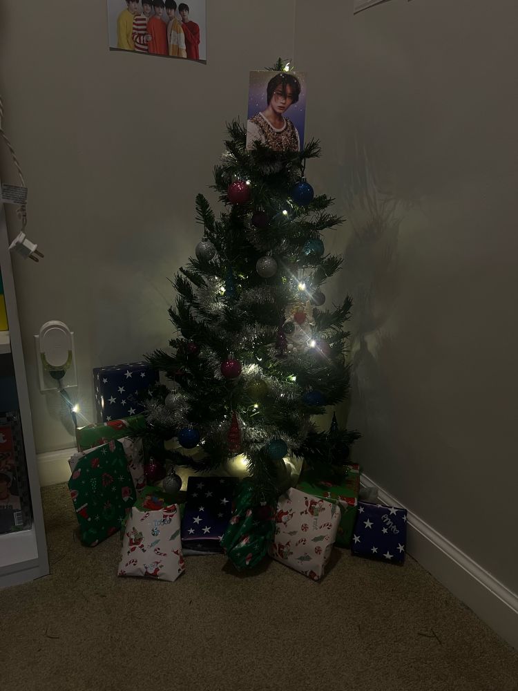 christmas tree with gifts