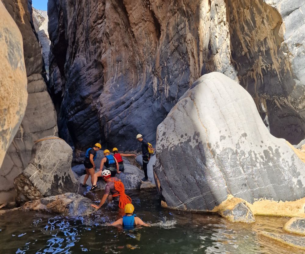 Zoek je het Ultieme Avontuur in Oman? Canyoning in Snake Canyon - Oman