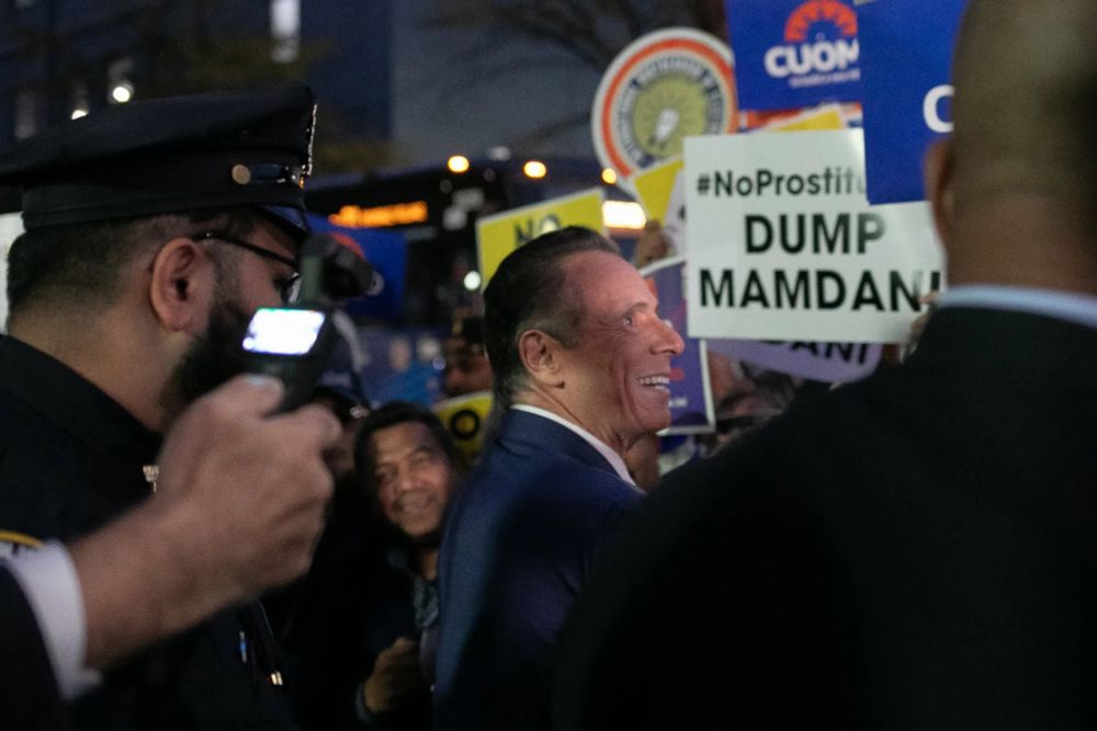 Disgraced sex pest Andrew Cuomo looking like a jack-o-lantern 