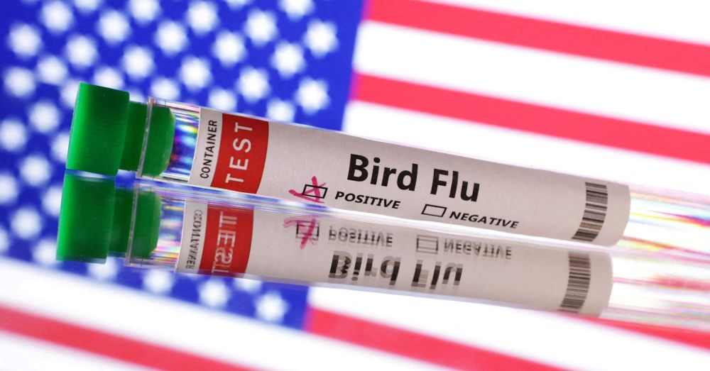 Missouri health worker who had contact with bird flu patient develops symptoms, US officials report