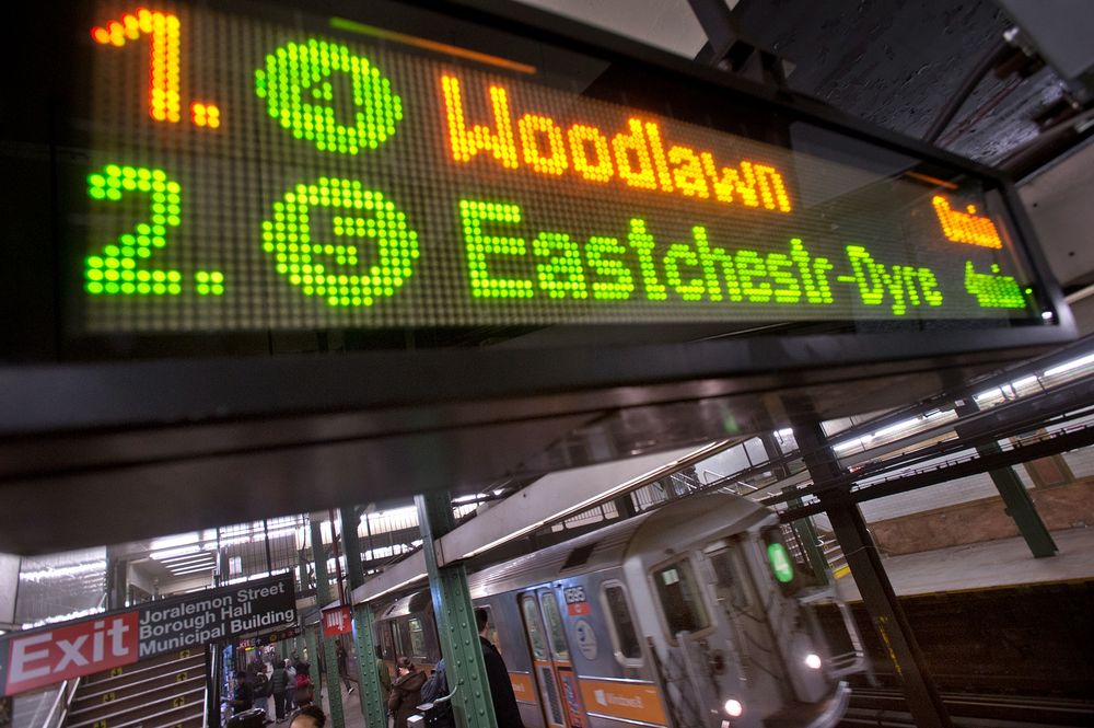 Image of countdown clock on subway platform