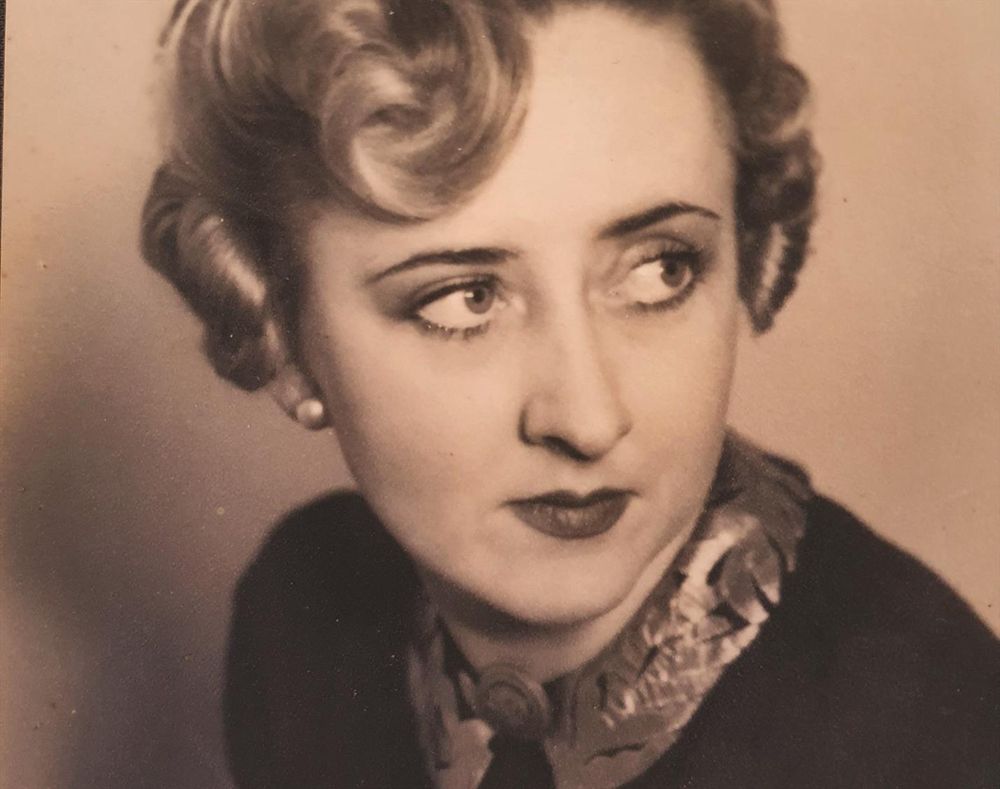 A photo portrait of Beatrice de Cardi