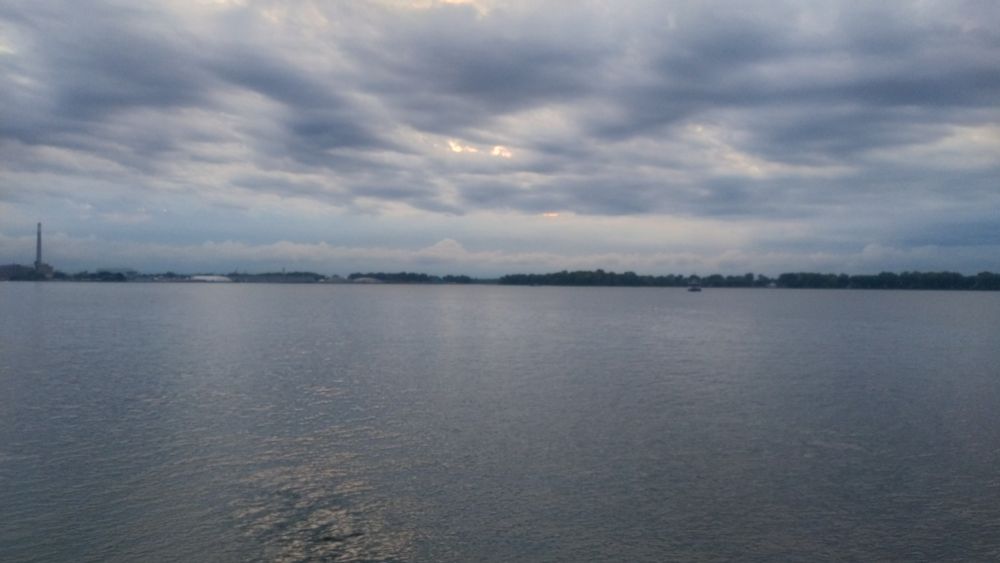 Grey day in Toronto harbour