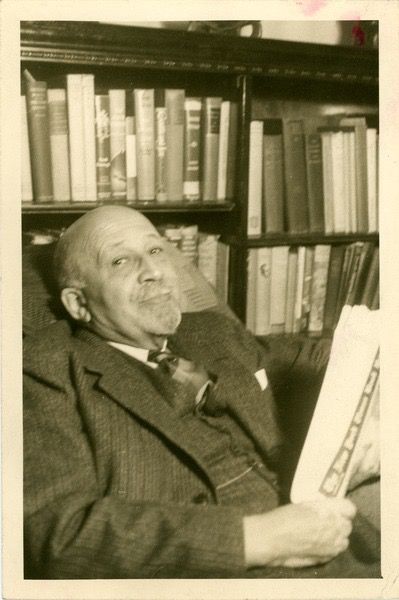 W. E. B. Du Bois, l'oeil rieur. 