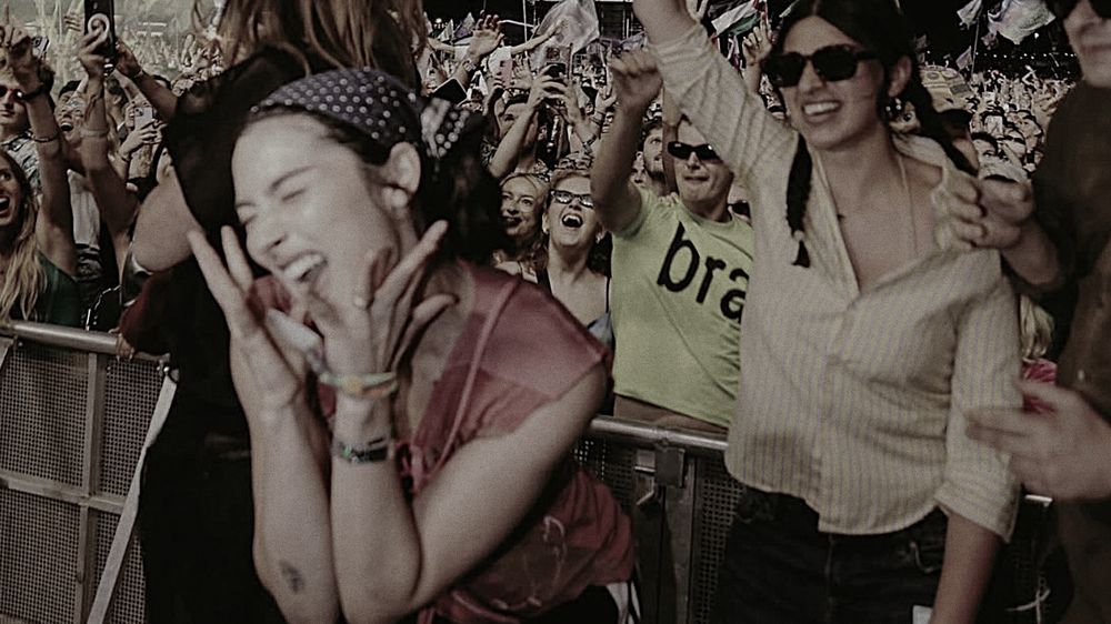 apple girl 🍏 merci charli !!!