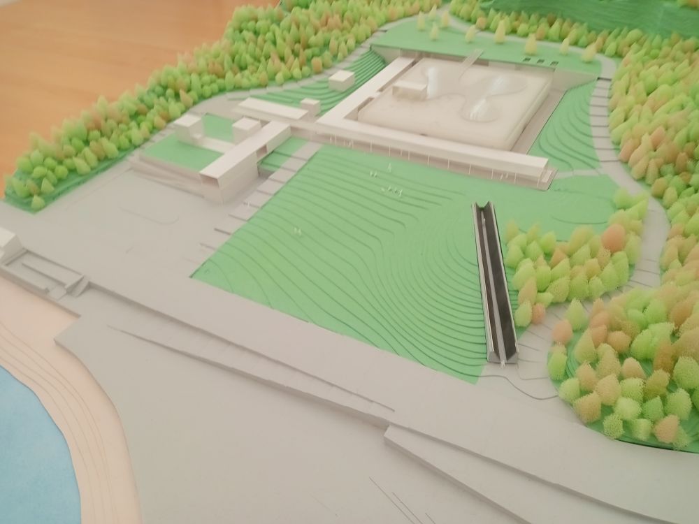 山本理顕設計工場（設計）
構造計画プラス・ワン（構造）
《横須賀美術館》　模型
（神奈川県横須賀市・2007）