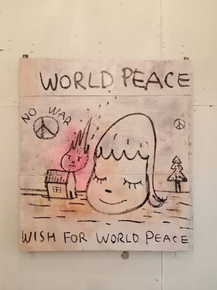 奈良美智
《Wish for World Peace》

作家蔵（青森県立美術館 寄託）